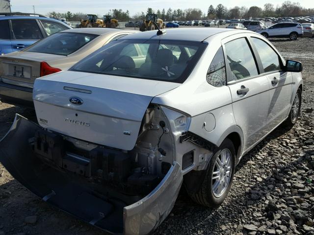 1FAHP35N79W159845 - 2009 FORD FOCUS SE SILVER photo 4