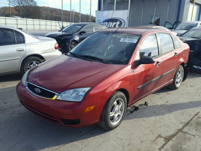 1FAFP34N75W129635 - 2005 FORD FOCUS ZX4 RED photo 2