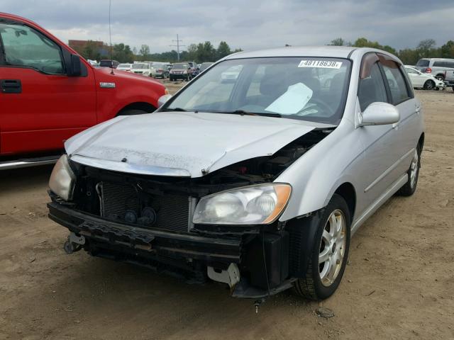 KNAFE161855117964 - 2005 KIA SPECTRA5 SILVER photo 2