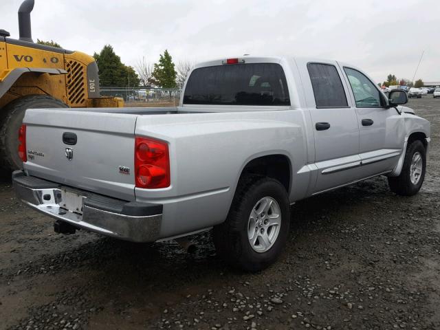 1D7HW58N56S589581 - 2006 DODGE DAKOTA QUA SILVER photo 4