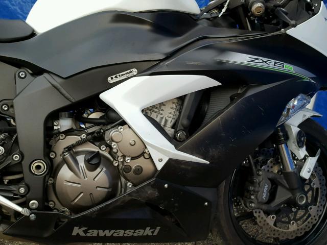 JKBZXJE1XEA010889 - 2014 KAWASAKI ZX636 E WHITE photo 7