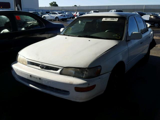 1NXBA02E9TZ395870 - 1996 TOYOTA COROLLA WHITE photo 2