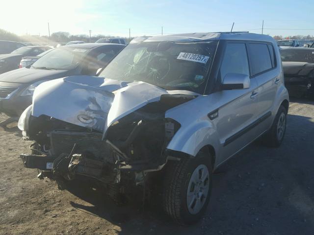 KNDJT2A50D7755437 - 2013 KIA SOUL SILVER photo 2