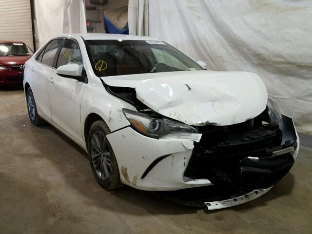 4T1BF1FK9FU489128 - 2015 TOYOTA CAMRY LE WHITE photo 1