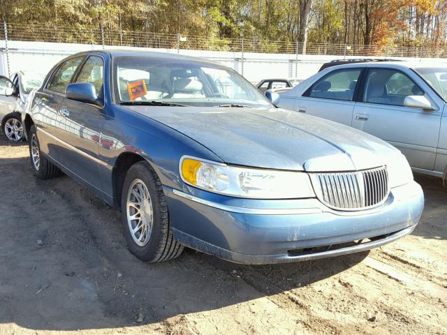 1LNHM82W32Y653333 - 2002 LINCOLN TOWN CAR S BLUE photo 1