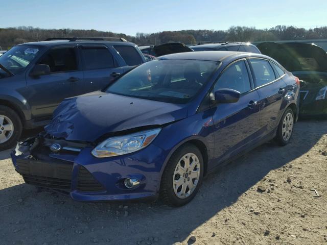 1FAHP3F28CL251754 - 2012 FORD FOCUS SE BLUE photo 2