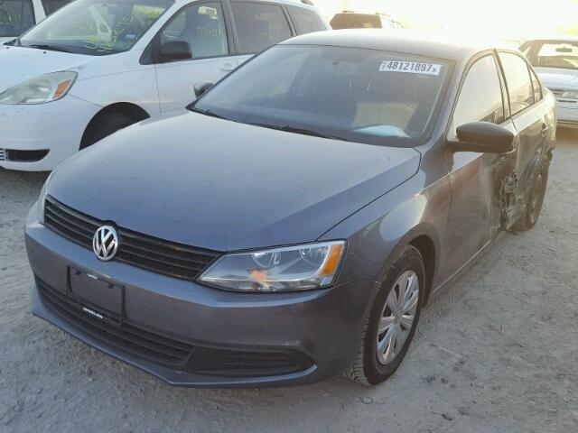 3VW2K7AJ5EM409888 - 2014 VOLKSWAGEN JETTA BASE 灰色 照片 2