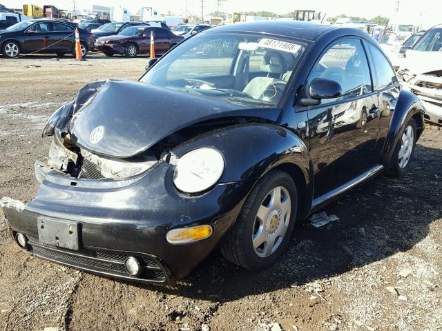 3VWCA21C9YM499983 - 2000 VOLKSWAGEN NEW BEETLE 黑色 照片 2