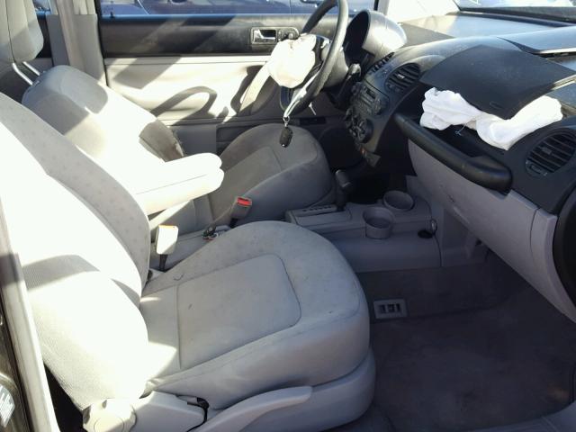 3VWCA21C9YM499983 - 2000 VOLKSWAGEN NEW BEETLE 黑色 照片 5