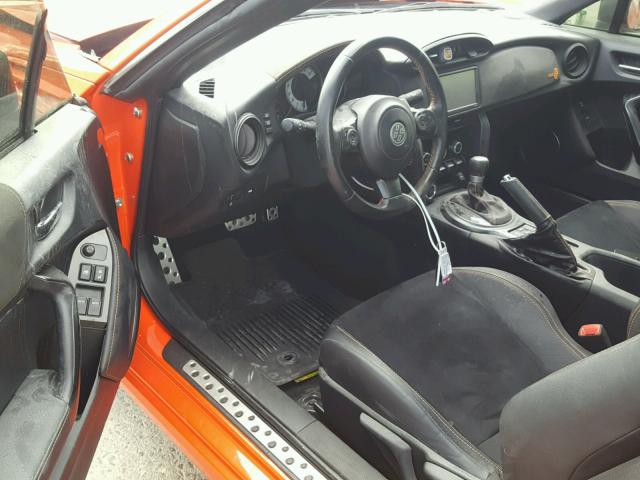 JF1ZNAA17H8708349 - 2017 TOYOTA 86 BASE ORANGE photo 9