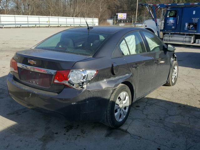 1G1PA5SH4E7171921 - 2014 CHEVROLET CRUZE LS GRAY photo 4