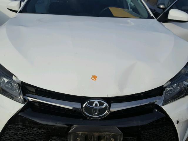 4T1BF1FK5GU137214 - 2016 TOYOTA CAMRY LE WHITE photo 7