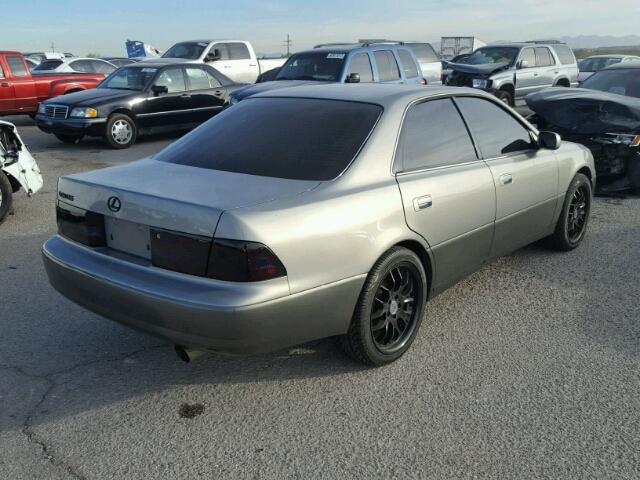 JT8BF28G2Y0263640 - 2000 LEXUS ES 300 GRAY photo 4