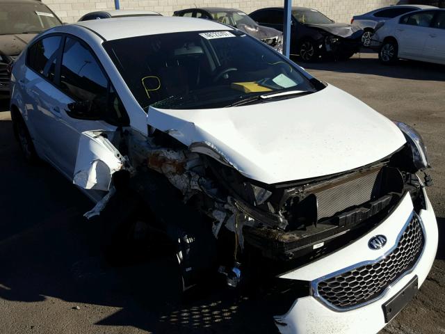 KNAFK4A63G5573810 - 2016 KIA FORTE LX WHITE photo 1