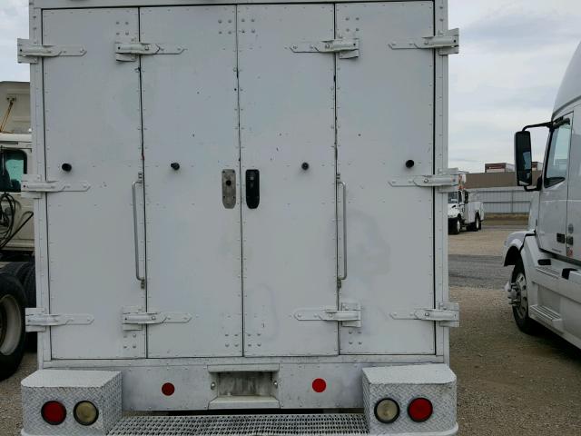 4UZAANBW61CH86630 - 2001 FREIGHTLINER CHASSIS M WHITE photo 9