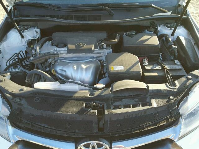 4T1BF1FK6GU186843 - 2016 TOYOTA CAMRY LE WHITE photo 7