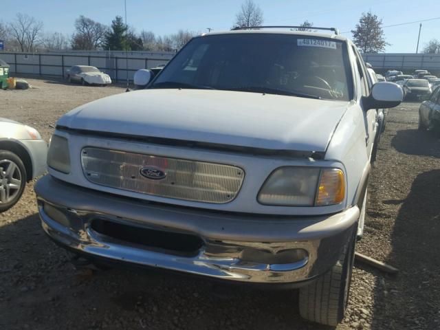 1FMPU18L0WLA37060 - 1998 FORD EXPEDITION WHITE photo 9