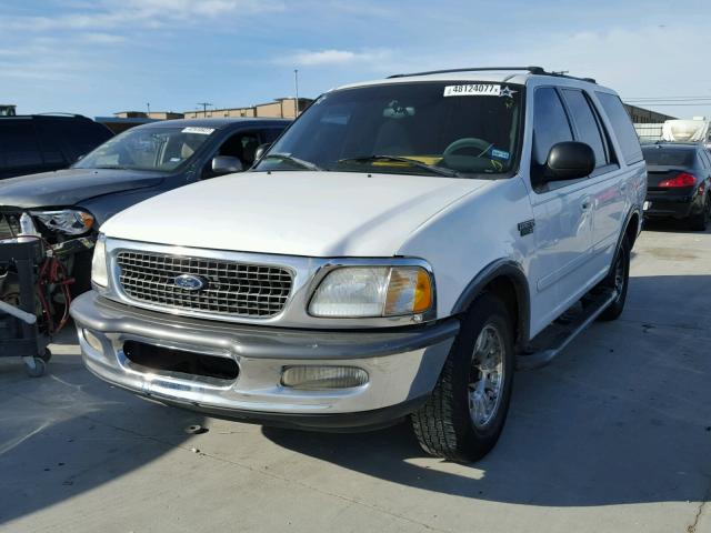 1FMRU1567YLC19669 - 2000 FORD EXPEDITION WHITE photo 2