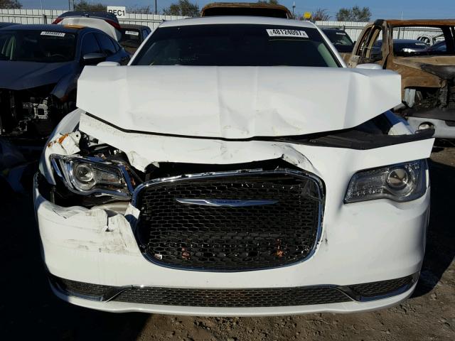 2C3CCAAG8FH932042 - 2015 CHRYSLER 300 LIMITE WHITE photo 9