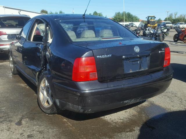 WVWUH23B9YE382014 - 2000 VOLKSWAGEN PASSAT GLX 黑色 照片 3