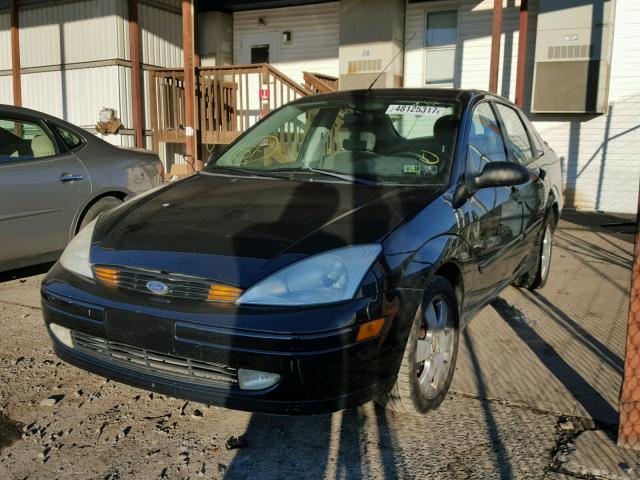 1FAFP38362W141229 - 2002 FORD FOCUS ZTS BLACK photo 2