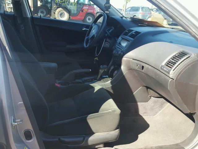 1HGCM66447A057208 - 2007 HONDA ACCORD SE SILVER photo 5