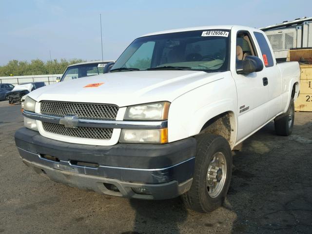 1GCHK29134E102096 - 2004 CHEVROLET SILVERADO WHITE photo 2