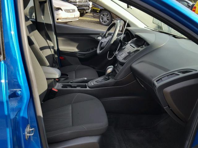 1FADP3F24GL234891 - 2016 FORD FOCUS SE BLUE photo 5