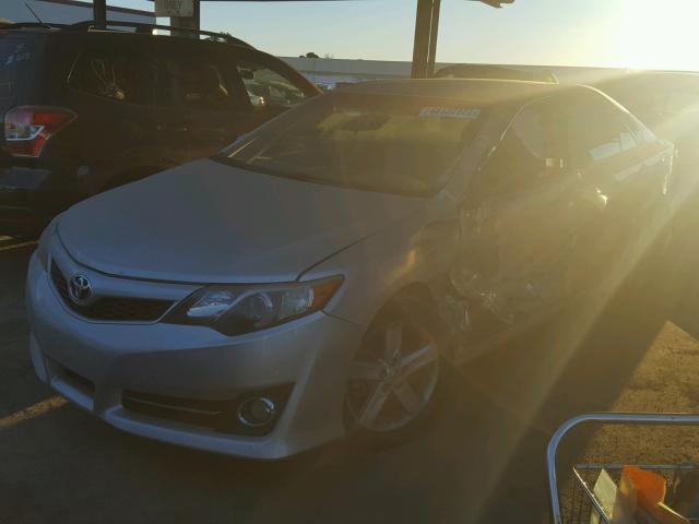 4T1BF1FKXDU647098 - 2013 TOYOTA CAMRY L SILVER photo 2