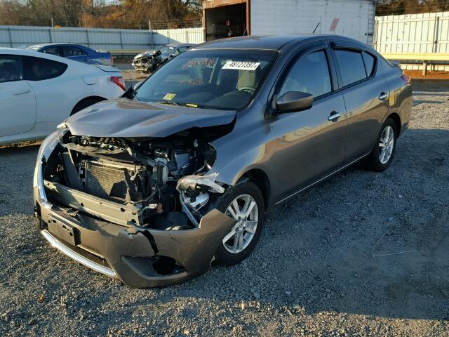 3N1CN7AP3FL851159 - 2015 NISSAN VERSA S GRAY photo 2