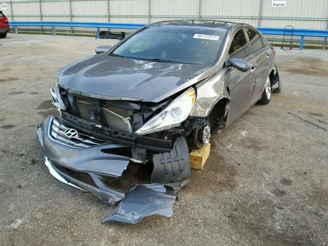 5NPEC4AC2BH145589 - 2011 HYUNDAI SONATA SE GRAY photo 2