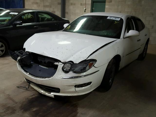 2G4WC582681360549 - 2008 BUICK LACROSSE C WHITE photo 2