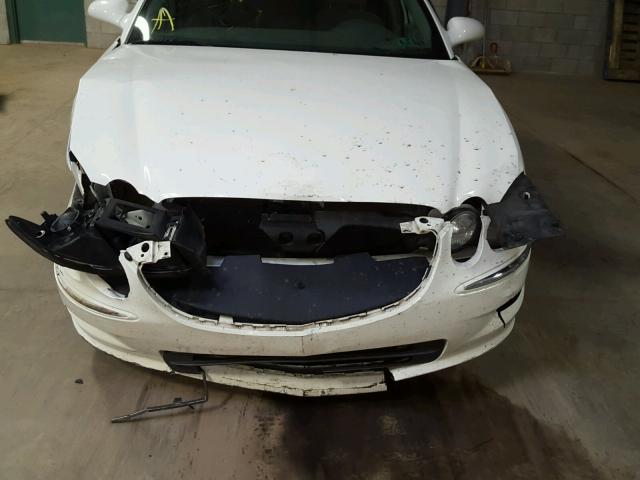 2G4WC582681360549 - 2008 BUICK LACROSSE C WHITE photo 7