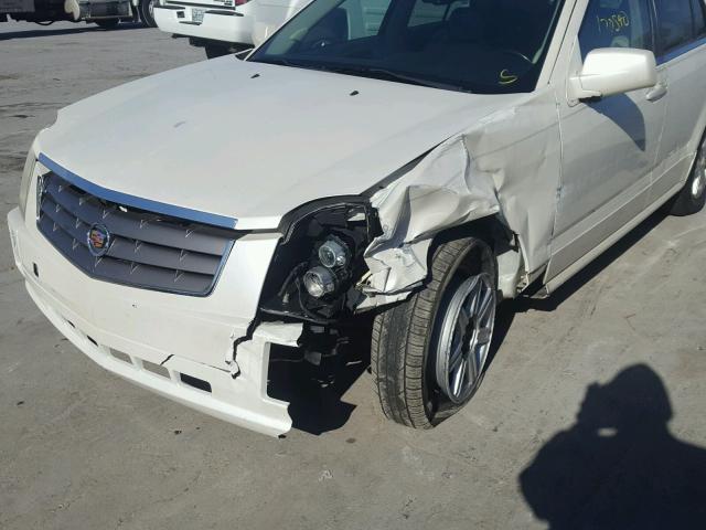 1GYEE637840169427 - 2004 CADILLAC SRX WHITE photo 9