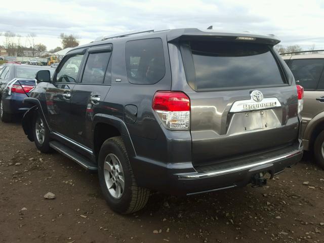 JTEBU5JR7D5134810 - 2013 TOYOTA 4RUNNER SR CHARCOAL photo 3