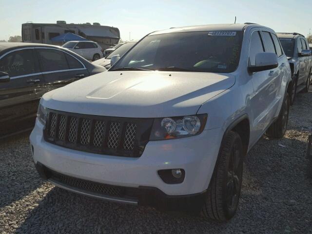 1C4RJEAG9DC628429 - 2013 JEEP GRAND CHER WHITE photo 2