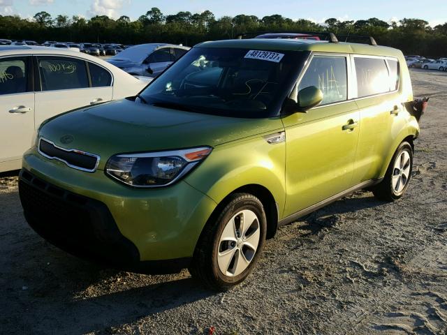 KNDJN2A25E7740403 - 2014 KIA SOUL GREEN photo 2