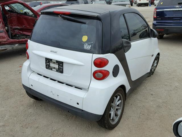 WMEEJ31X69K248160 - 2009 SMART FORTWO PUR WHITE photo 4