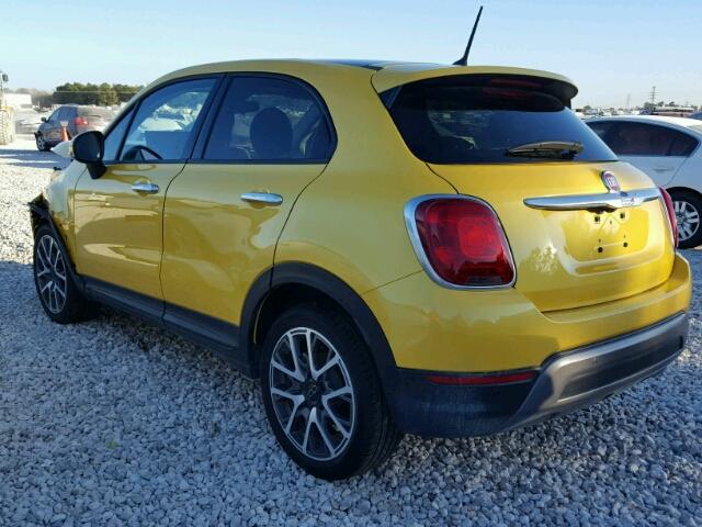 ZFBCFXCBXHP589100 - 2017 FIAT 500X TREKK YELLOW photo 3