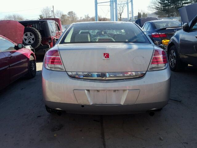 1G8ZV57758F156773 - 2008 SATURN AURA XR SILVER photo 10