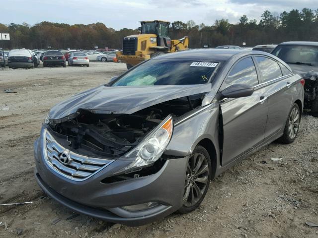 5NPEC4AC8BH259788 - 2011 HYUNDAI SONATA SE GRAY photo 2