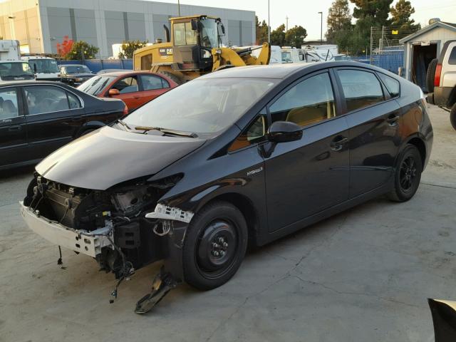 JTDKN3DU2F0436740 - 2015 TOYOTA PRIUS BLACK photo 2