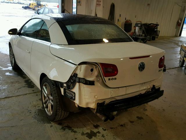 WVWFA71F78V020957 - 2008 VOLKSWAGEN EOS LUX 白色 照片 3