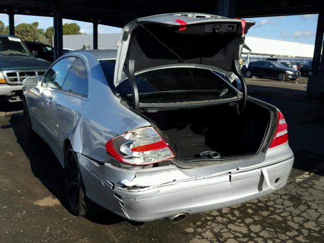 WDBTJ65J45F149884 - 2005 MERCEDES-BENZ CLK 320C SILVER photo 3