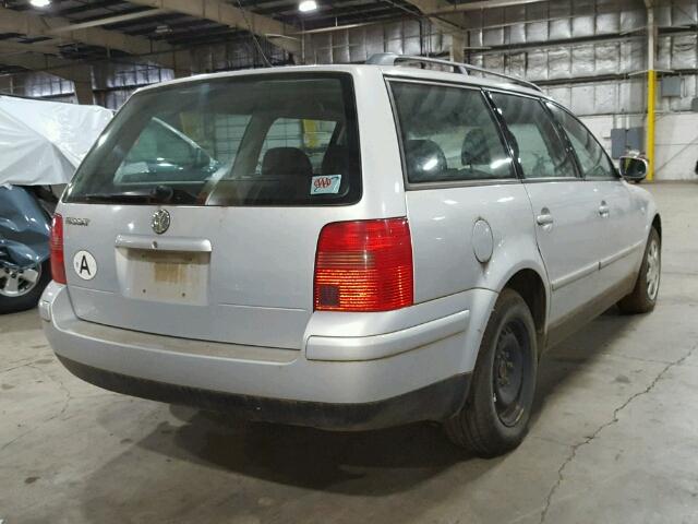 WVWHC63BX1E006676 - 2001 VOLKSWAGEN PASSAT GLS GRAY photo 4