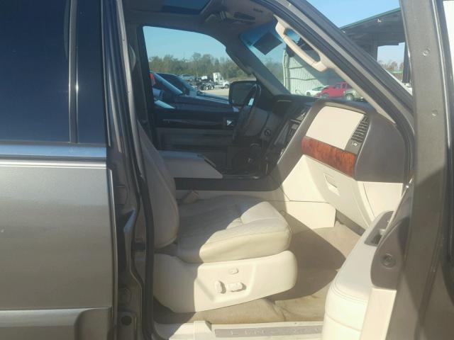 5LMFU28R53LJ24693 - 2003 LINCOLN NAVIGATOR TAN photo 5