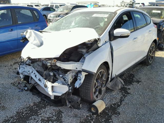 1FADP3K24DL335334 - 2013 FORD FOCUS SE WHITE photo 2