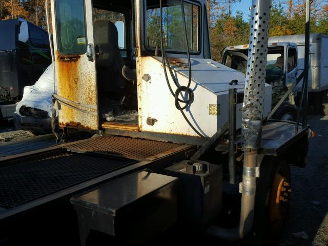 T1C4L1C0SC1AA2607 - 1982 OTTAWA YARD TRACTOR TRLRJOCKEY WHITE photo 9