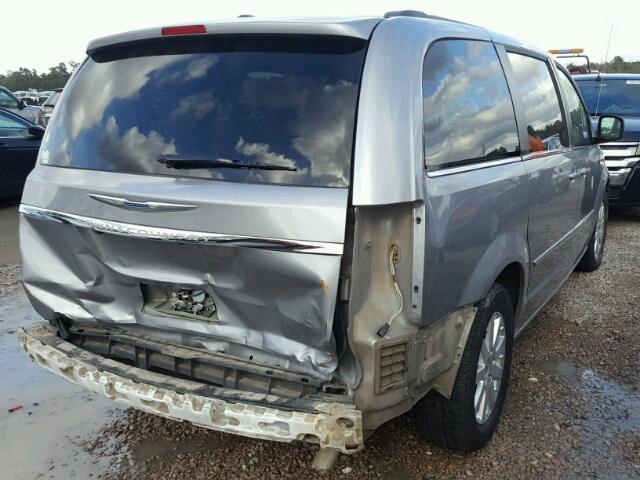 2C4RC1BG9DR605564 - 2013 CHRYSLER TOWN & COU GRAY photo 4