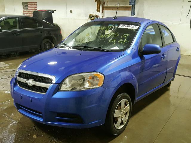 KL1TD5DE4AB135712 - 2010 CHEVROLET AVEO LS BLUE photo 2